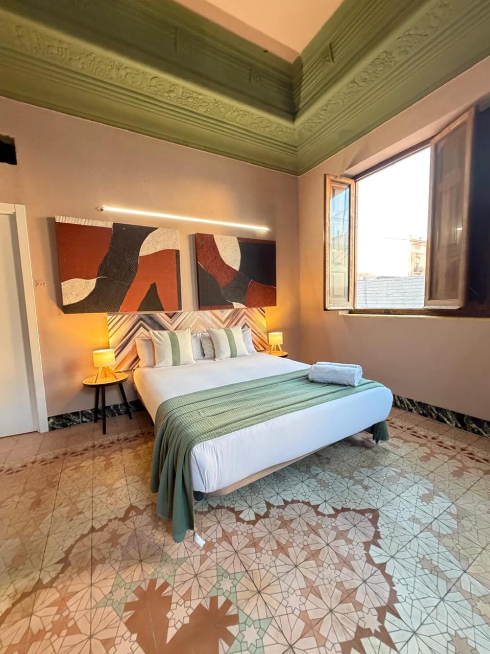 Photo of the whole room