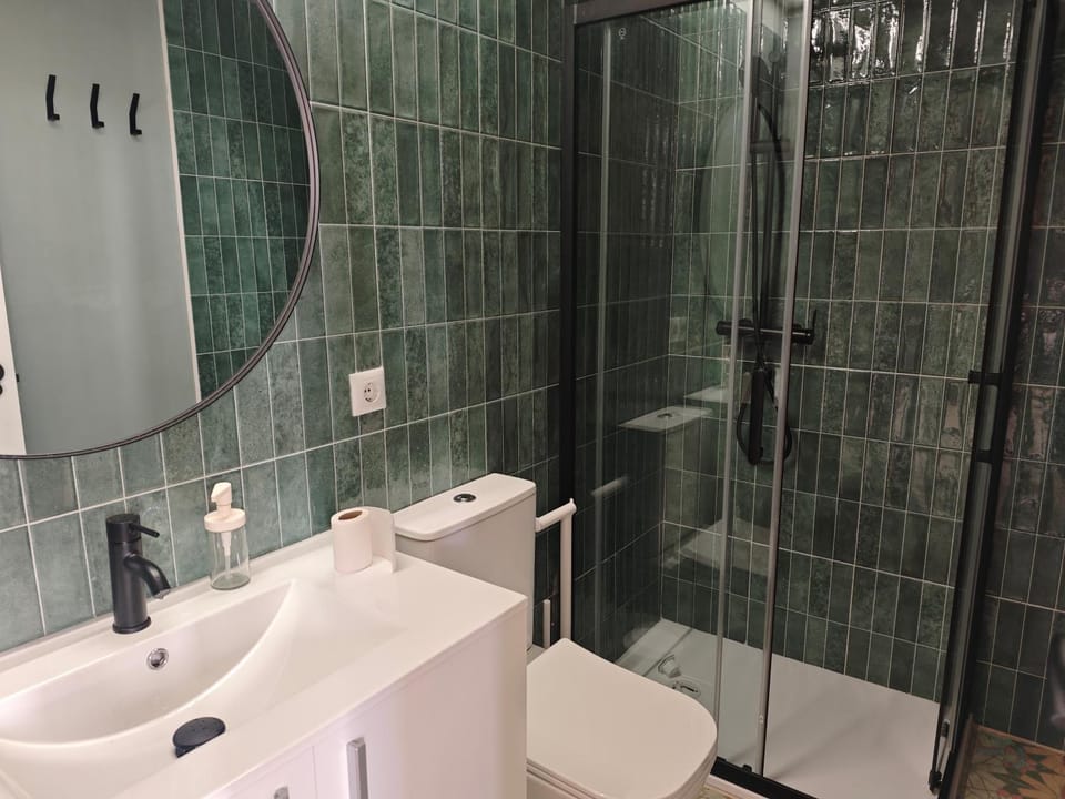Shower, Bathroom