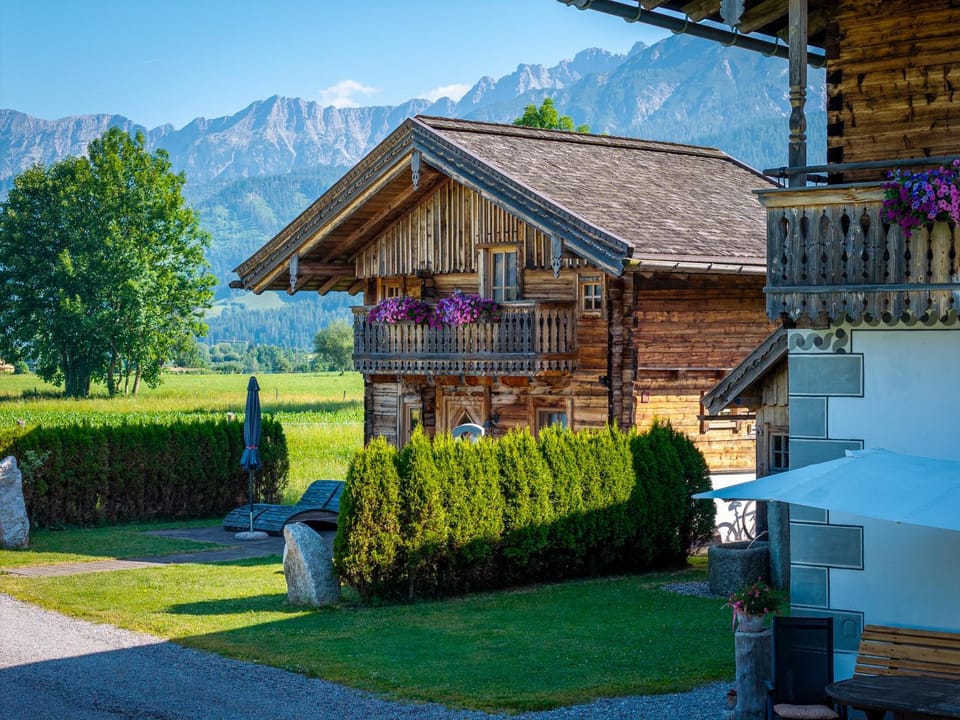 Property building, Day, Natural landscape, Garden, Garden view, Mountain view
