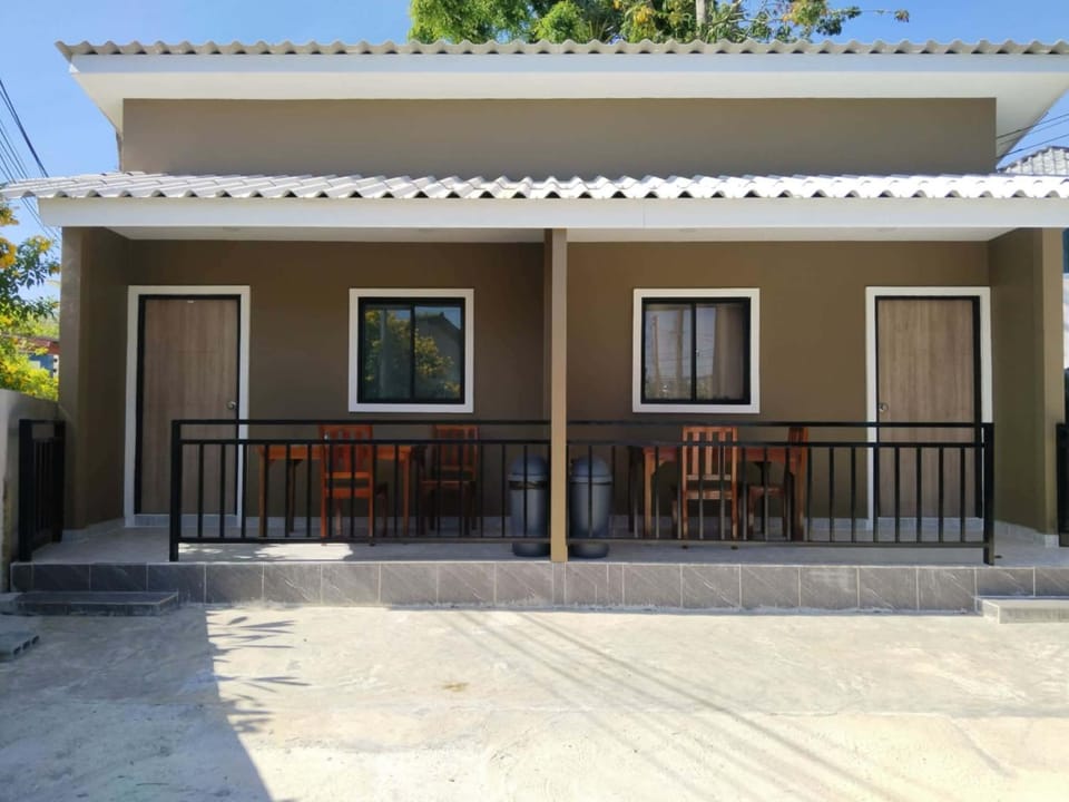 Son House Bed and Breakfast in Choeng Thale