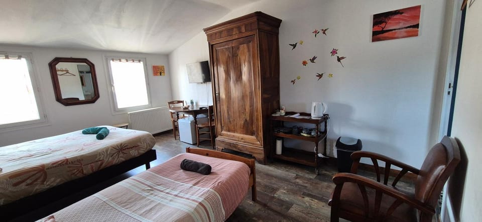 Bed, Photo of the whole room, Bedroom, towels, wardrobe