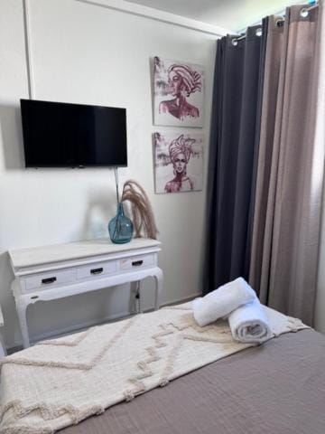 Résidence TARTENSON Capsule hotel in Fort-de-France