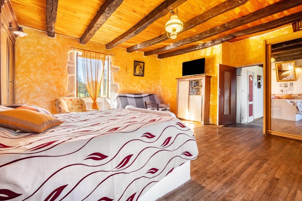 Property building, Living room, Bedroom