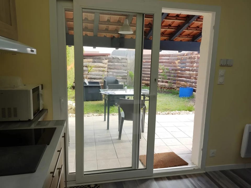 Property building, Kitchen or kitchenette, Living room