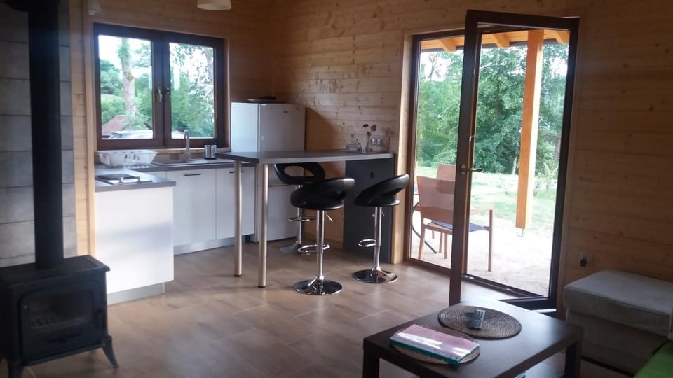Property building, Kitchen or kitchenette, fireplace
