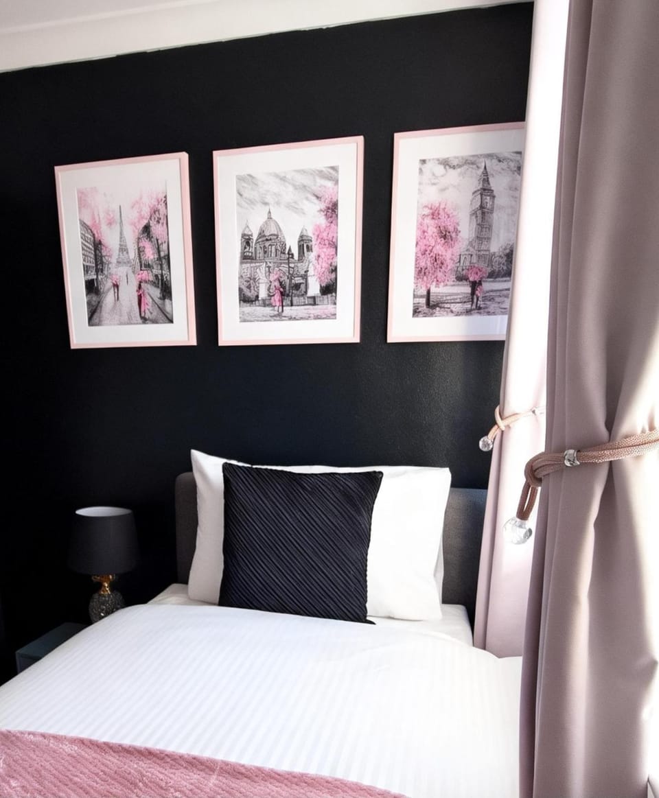 Rosie House 3 bedroom House in Sandbach with Parking House in England