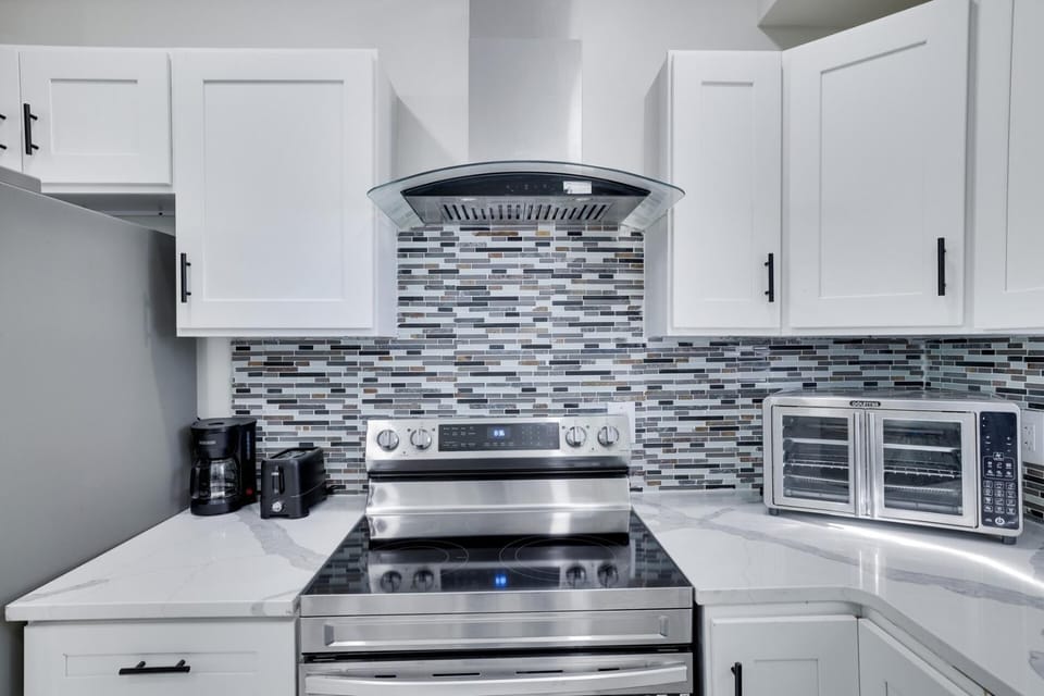 Spacious 4BR Newark Home – Family & Comfort Apartment in Hillside