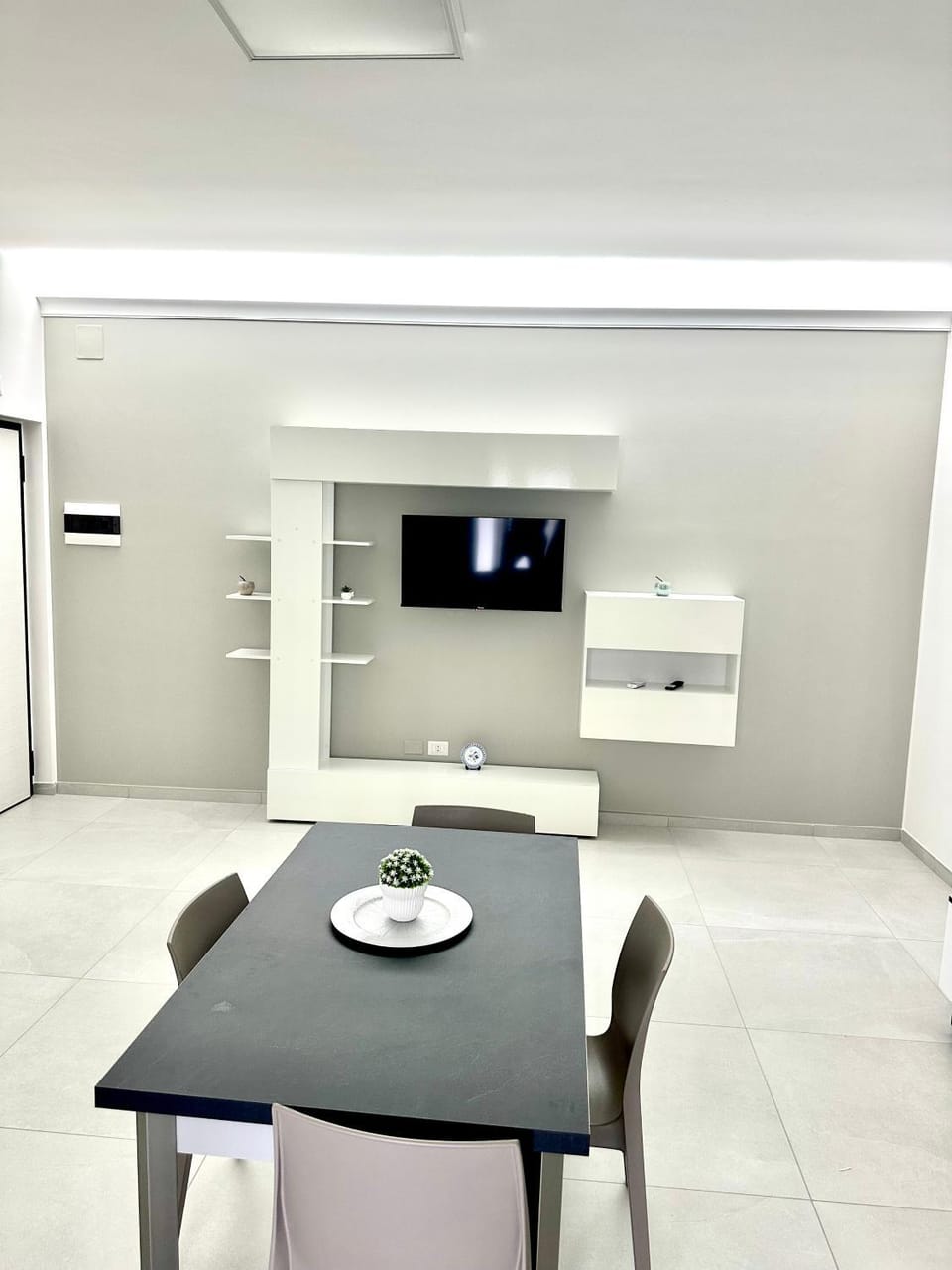 TV and multimedia, Kitchen or kitchenette, Dining area
