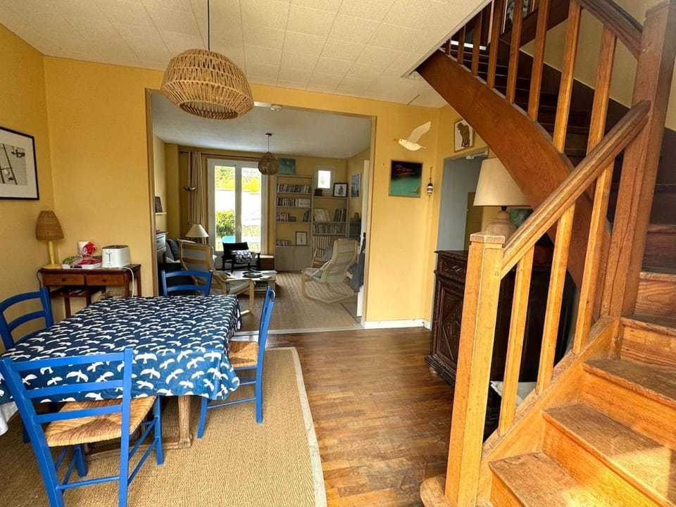 Maison avec jardin proche de la mer 5 à 7 personnes House in St-Malo