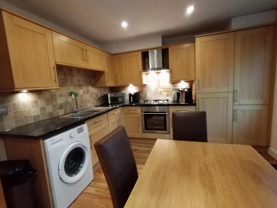 Dining area, kitchen