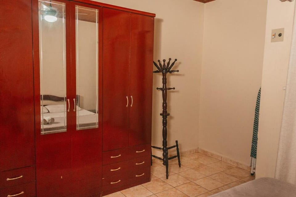 Central House 7 minutos andando para a Praia do Forte House in Cabo Frio