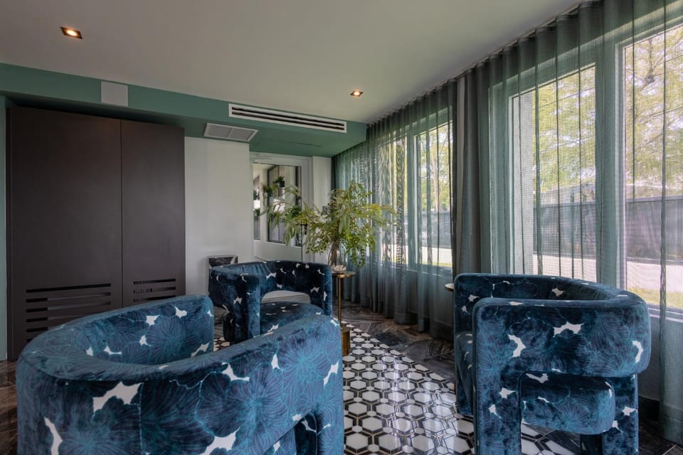 Living room, air conditioner