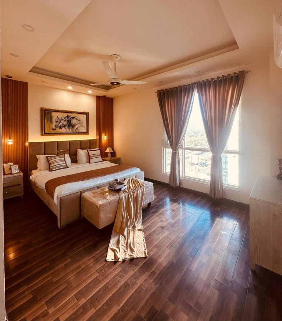 Bed, View (from property/room), Photo of the whole room, Bedroom, City view