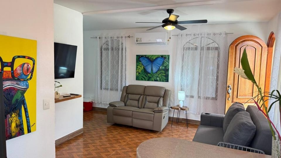Casa Tranquila- near Park and Beaches Apartment in Quepos