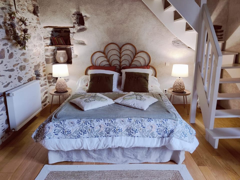 Bed, Bedroom