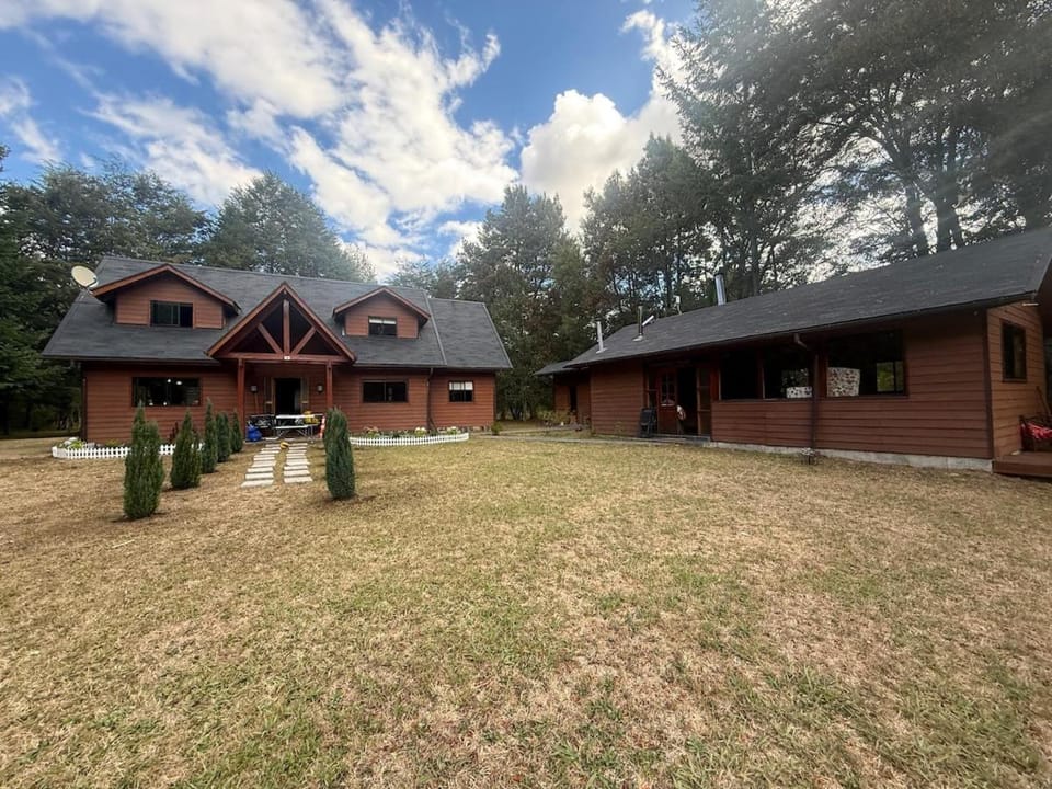 Exclusivo refugio en Bosque privado con rio Apartment in Araucania, Chile