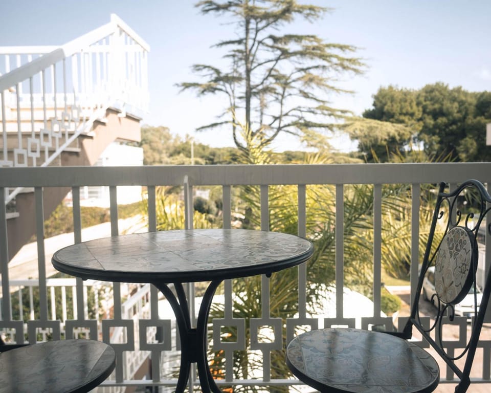 Patio, Balcony/Terrace, Balcony/Terrace, Internal: Not applicable to any particular room