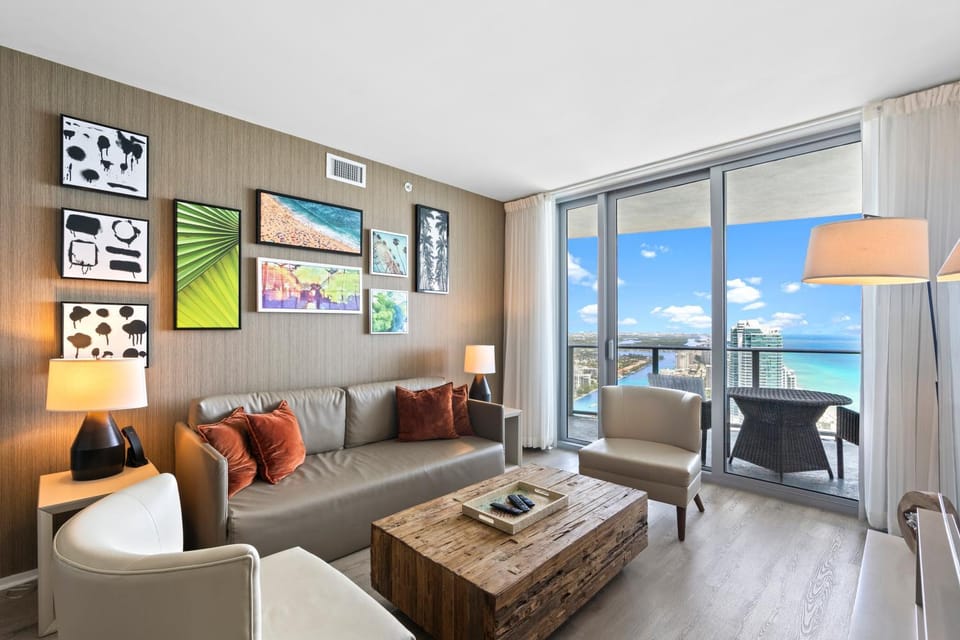 TV and multimedia, Living room, Dining area