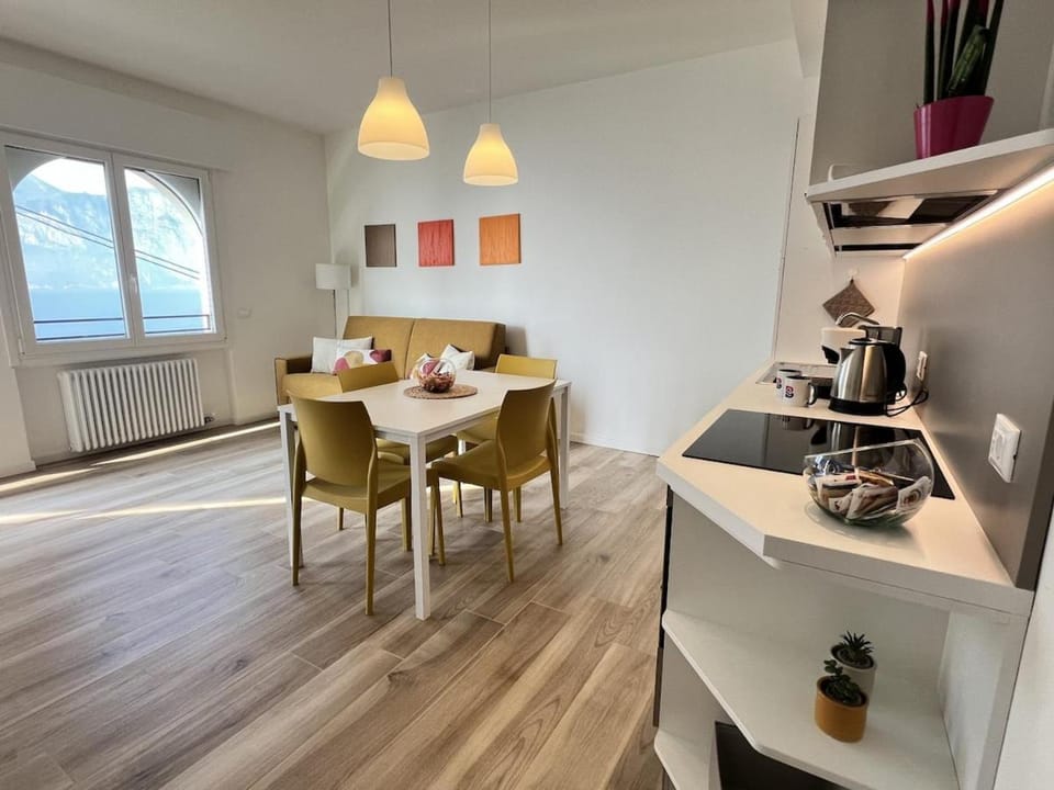 Living room, Seating area, kitchen