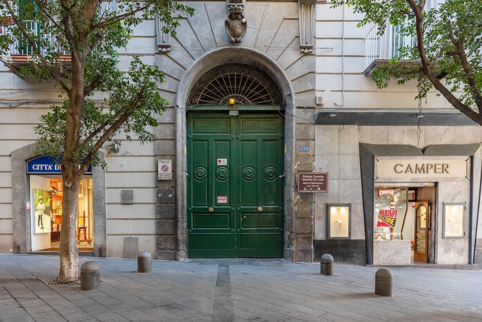Property building, Facade/entrance