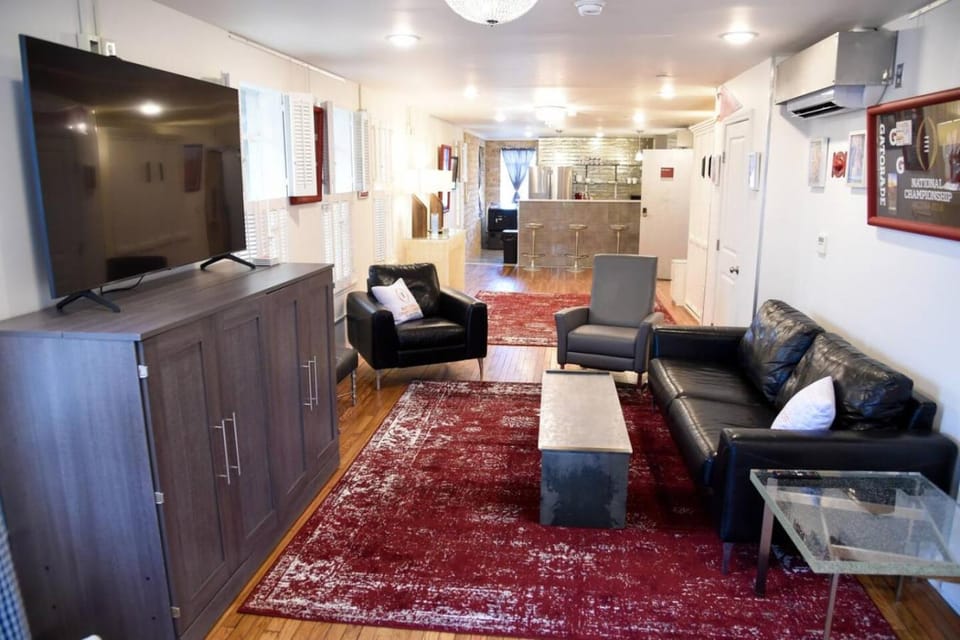 Ivory Dynasty by Collodge Apartment in Northport