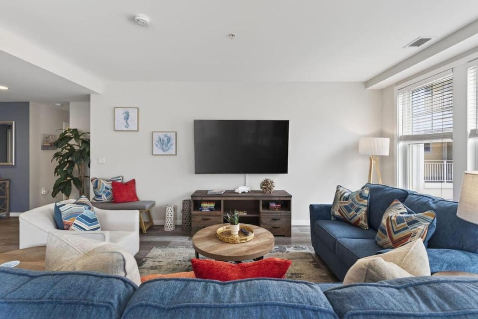 NEW Updated Oceanfront Sanctuary, Sand and Sea House in Sandbridge