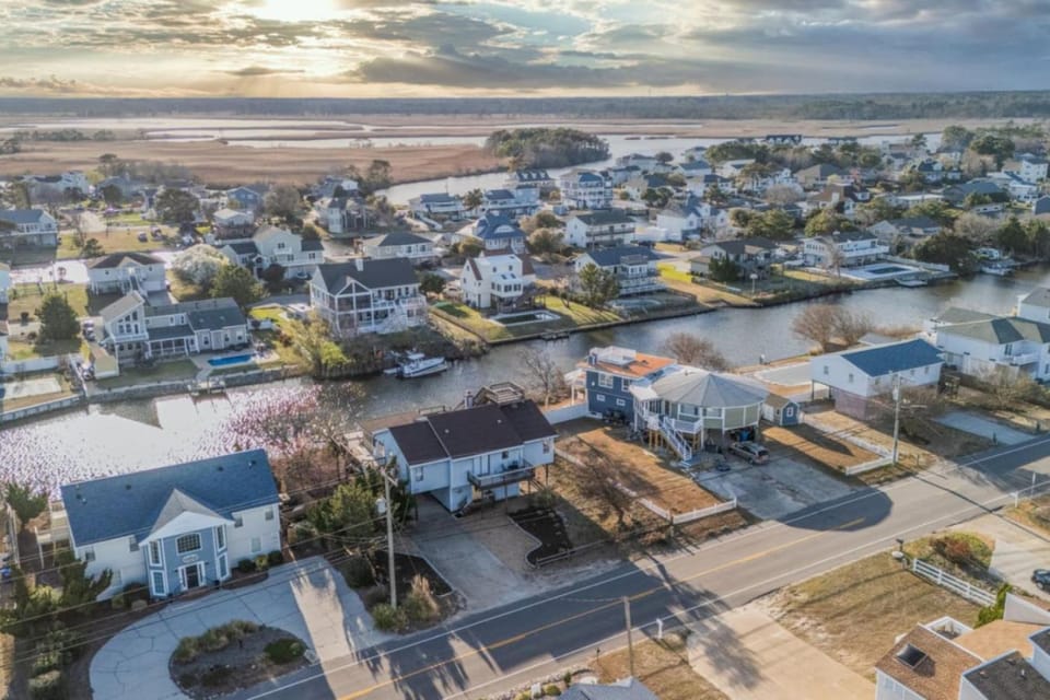 New! Boat Dock /Pool /HotTub/ Waterfront/ Beach House in Sandbridge