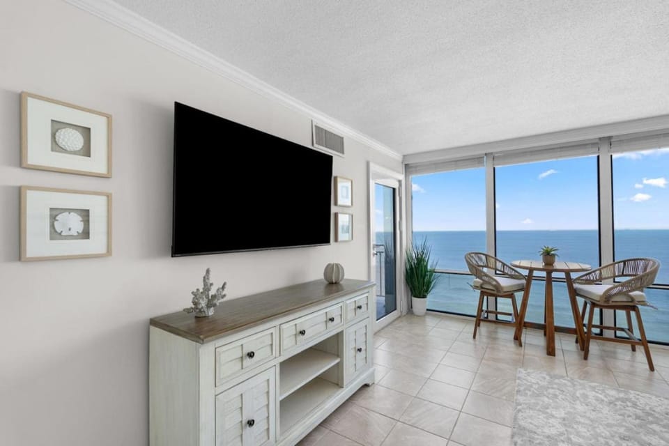 New Beachfront Condo Pool Surfing Fishing House in Virginia Beach
