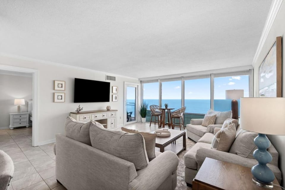 New Beachfront Condo Pool Surfing Fishing House in Virginia Beach