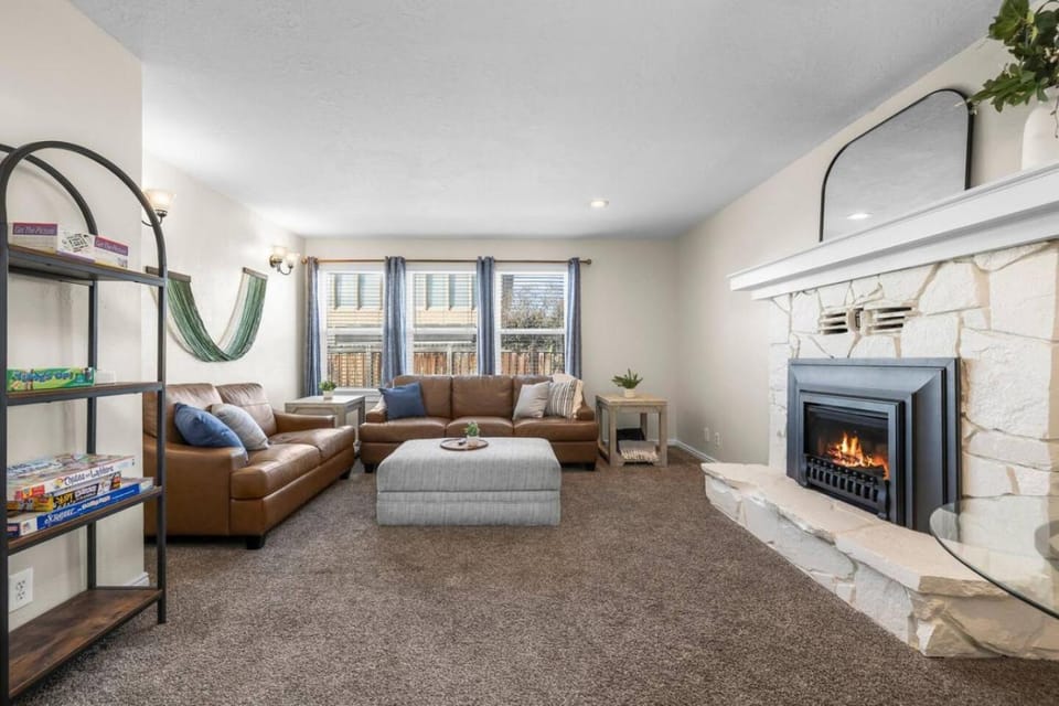 Cozy Orem House - Playground - Game Rm - Bunk Rm House in Orem