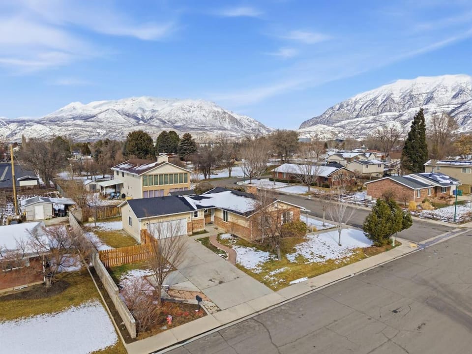 Cozy Orem House - Playground - Game Rm - Bunk Rm House in Orem