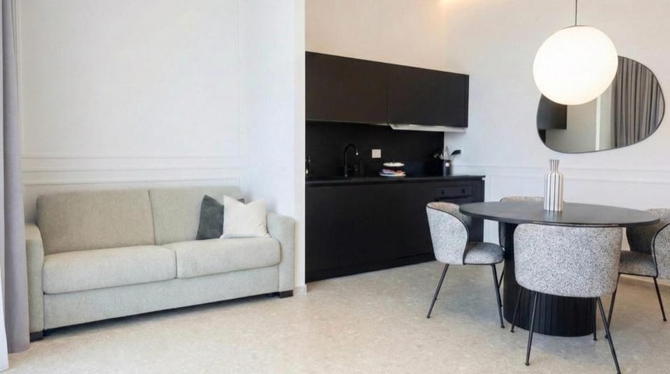Kitchen or kitchenette, Living room