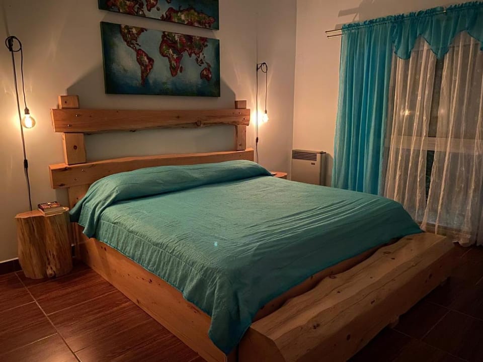 Bed, Bathroom, TV and multimedia, Bedroom, air conditioner