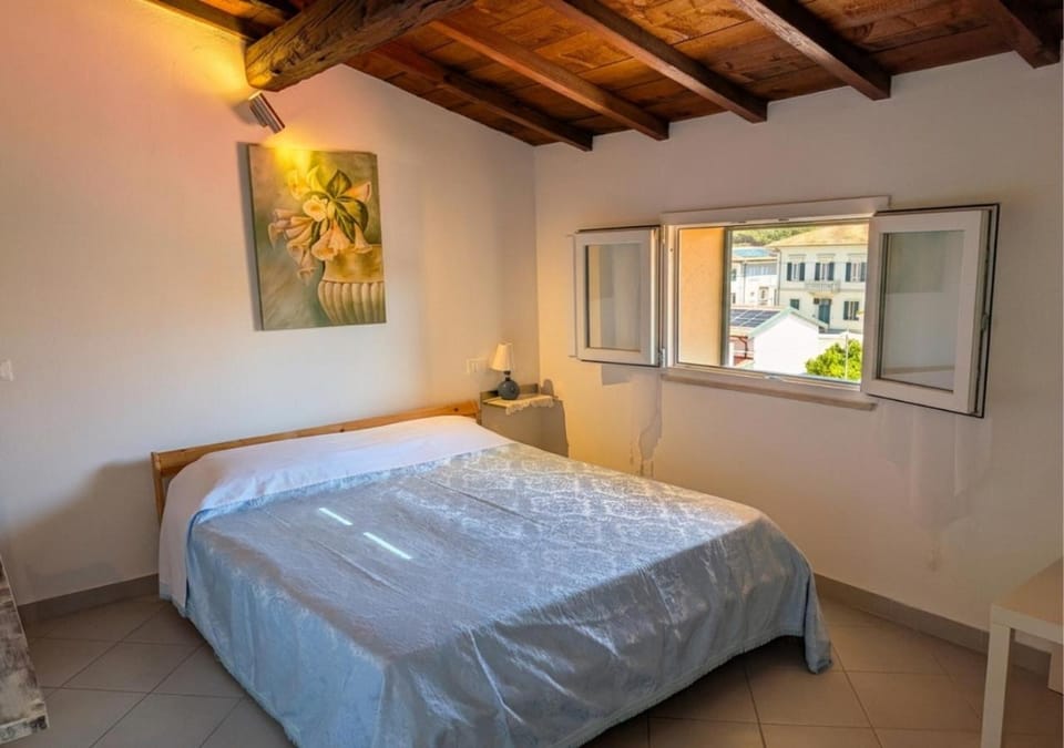 Bed, Decorative detail, Bedroom, Garden view