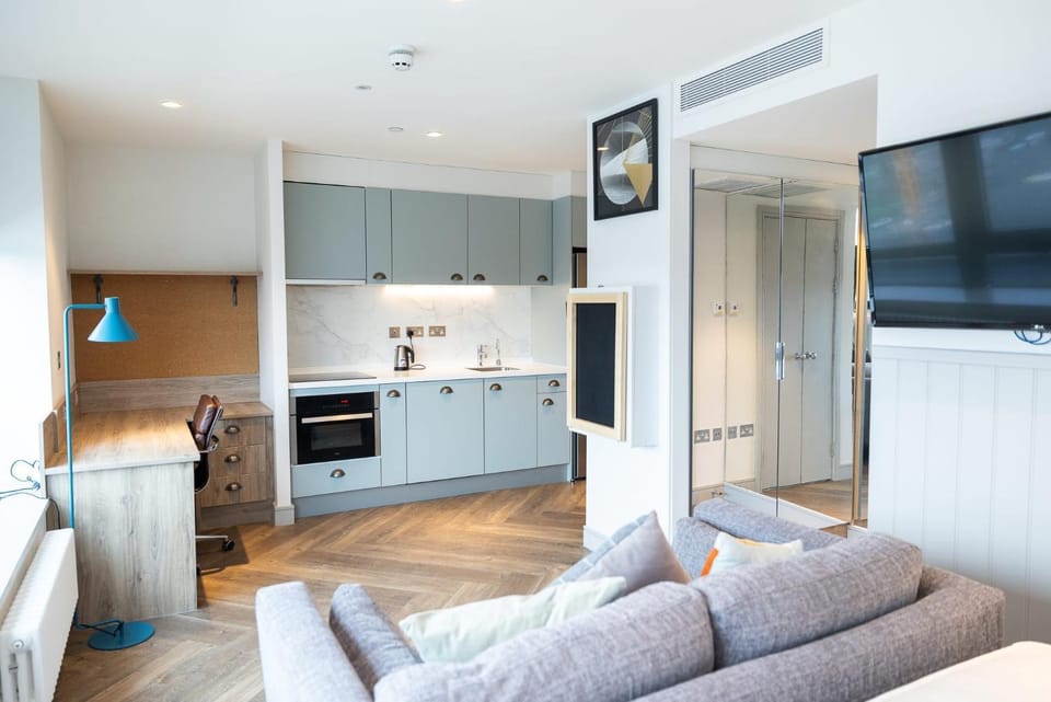 Kitchen or kitchenette, Living room
