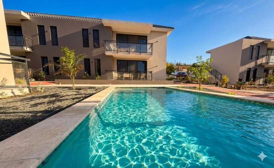 New! Stylish Luxury Apartment with Pool near Mambo Apartment in Willemstad