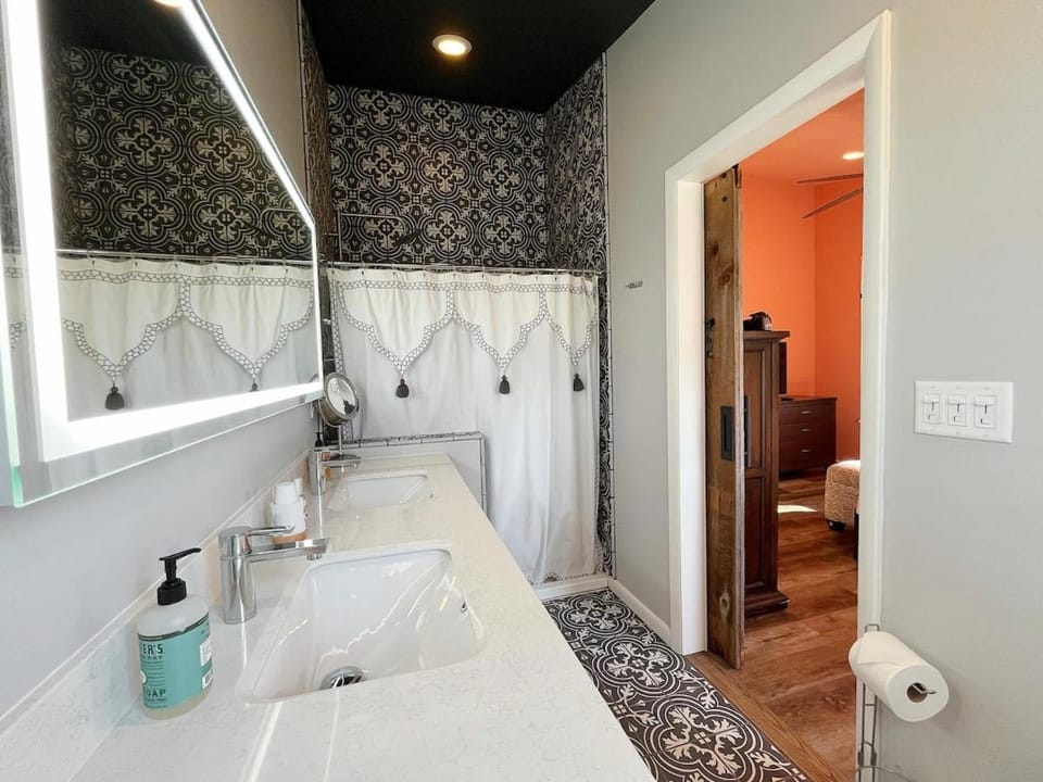 Meadow View at Chautauqua Lake • 1.5 Acres • Sleeps 10 House in North Harmony