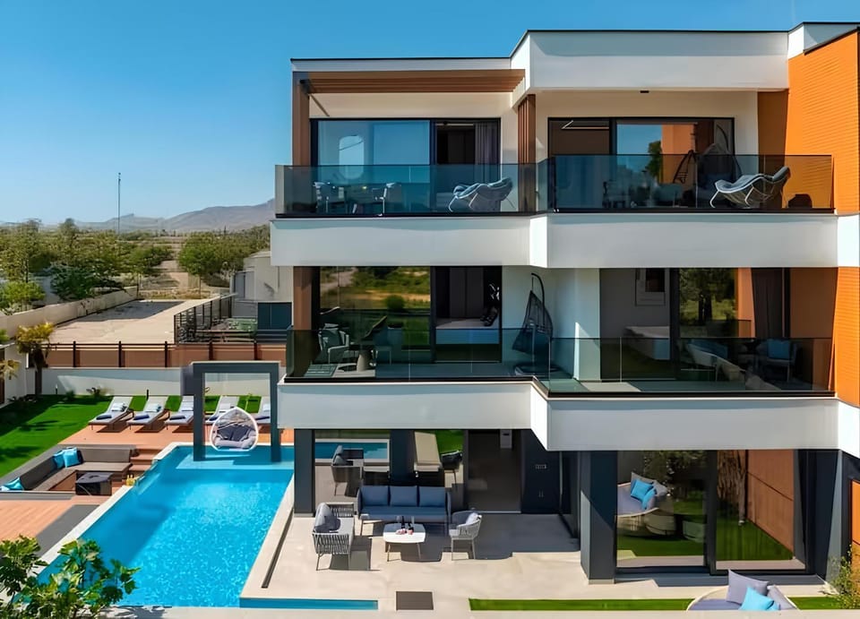 Property building, Swimming pool