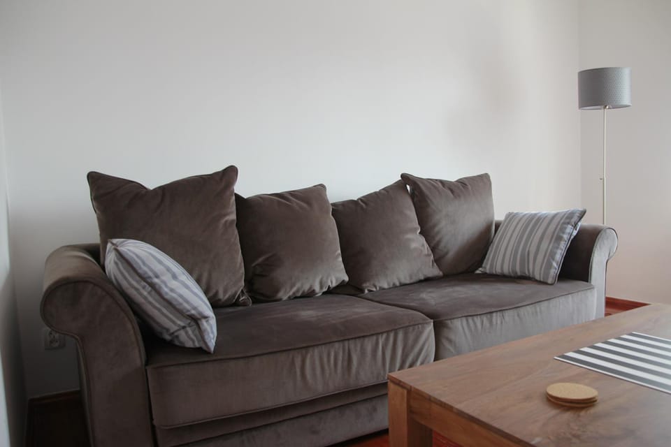 Communal lounge/ TV room, Bed, TV and multimedia, Living room, Seating area, Dining area, Bedroom, Area and facilities