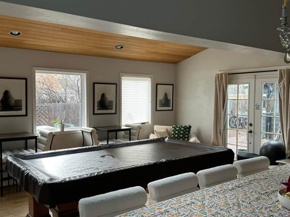 The Dandelion SV-Drift. B&B, Reimagined Bed and Breakfast in Hailey