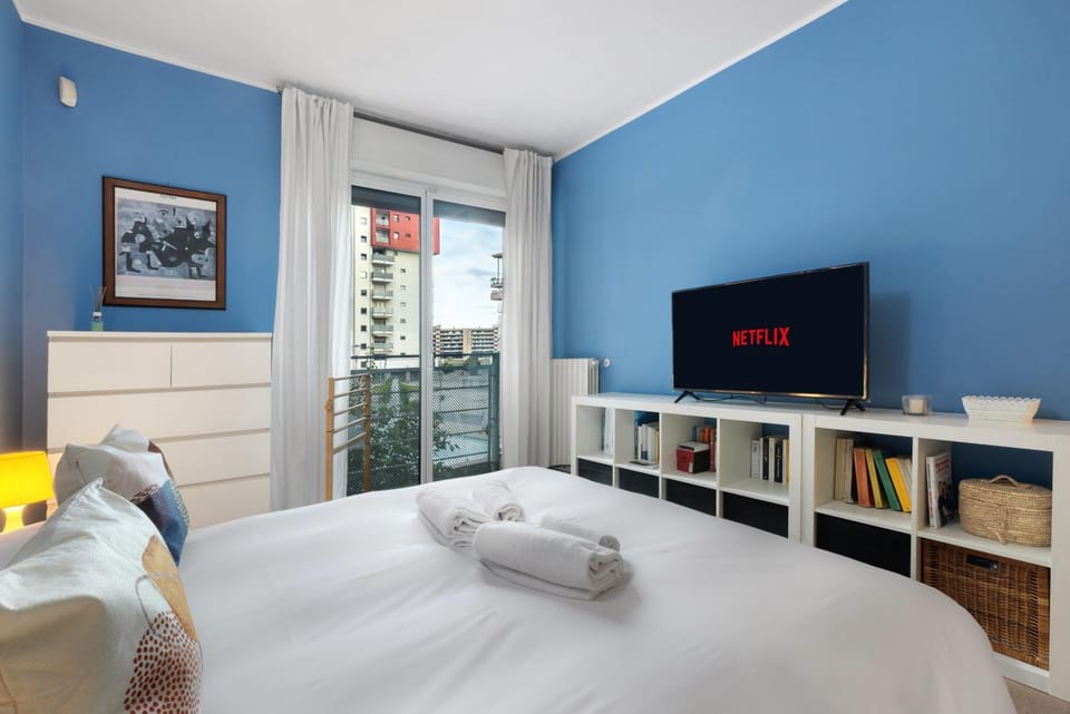 Bed, Library, TV and multimedia, View (from property/room), Balcony/Terrace, Other, Photo of the whole room, Evening entertainment, Bedroom, Family, heating, towels, wedding, washing machine