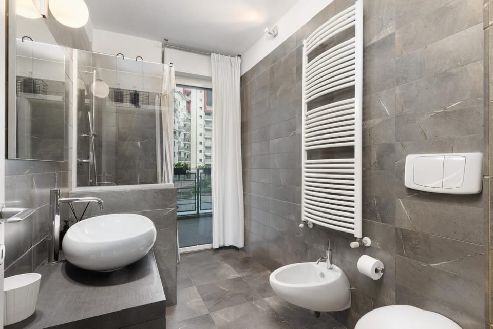 Shower, Toilet, Bathroom, bidet, towels