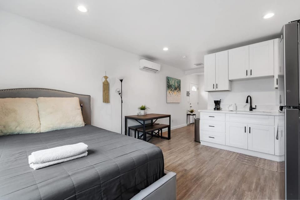 Cozy Central Studio for Monthly Living Apartment in San Diego