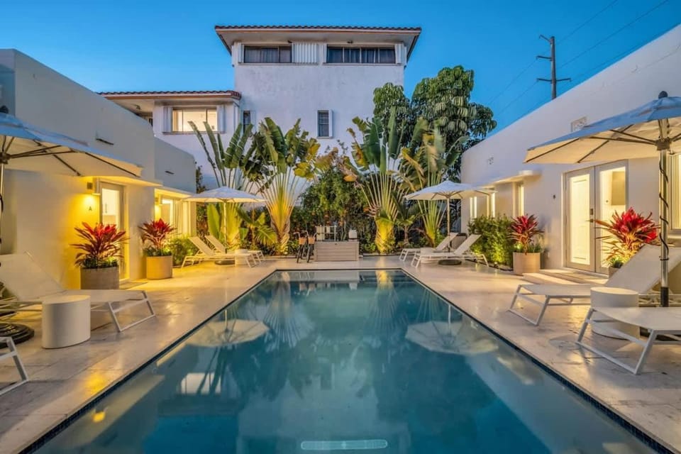 Acquavilla Family 4BR Pool Villa Steps to the Beach House in Miami Beach