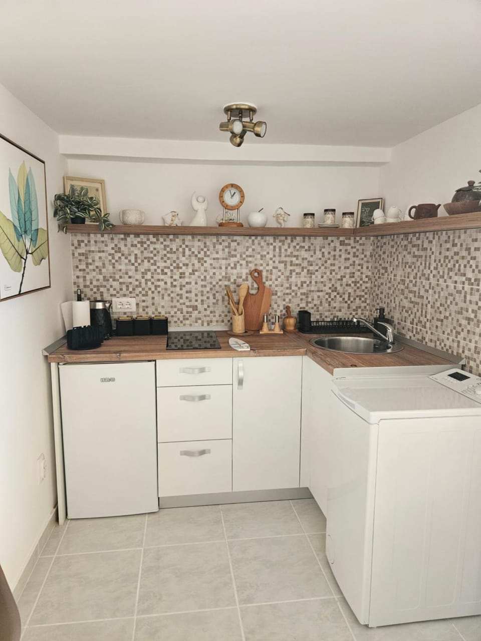 Kitchen or kitchenette, stove
