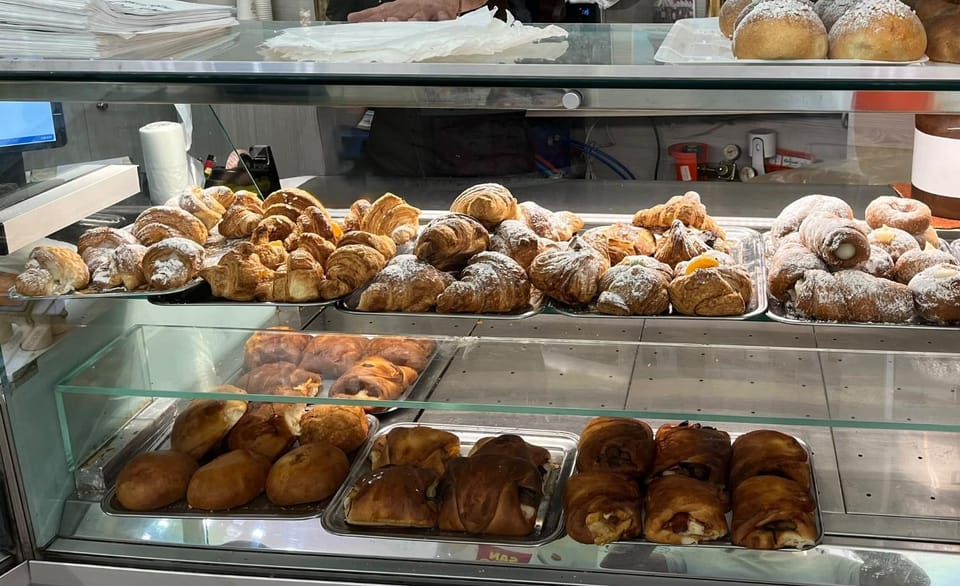 Restaurant/places to eat, Food and drinks, Breakfast