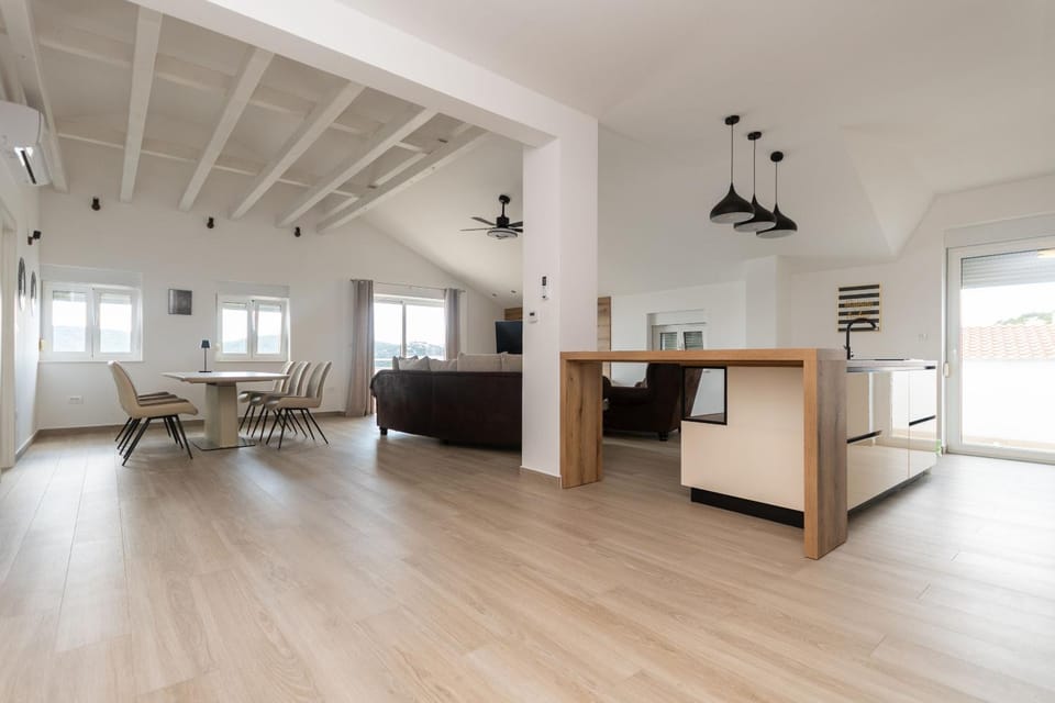 Living room, Dining area