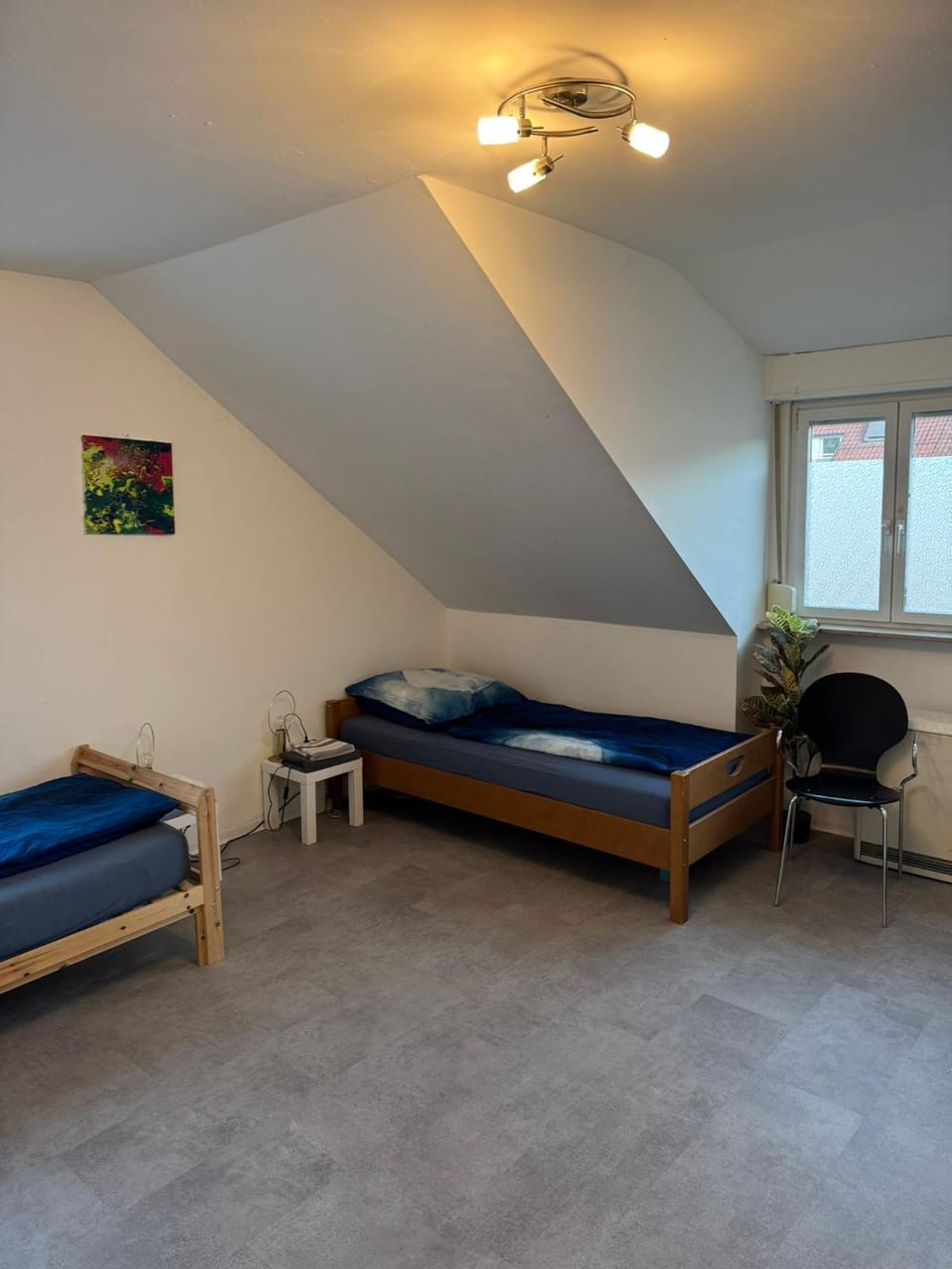 Bed, Seating area, Bedroom