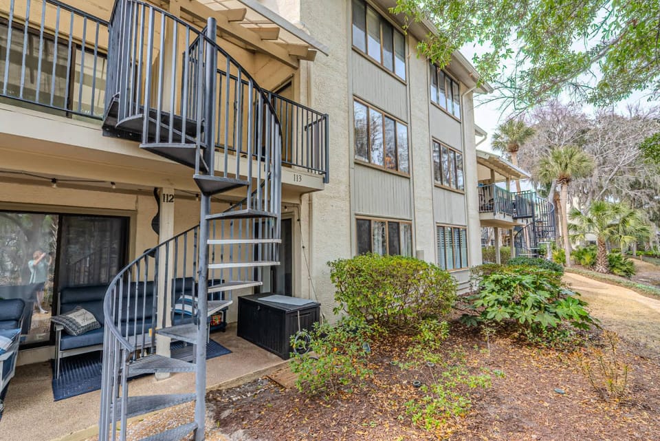2BR Parkside Villa - Walk to Coligny Villa in Hilton Head Island