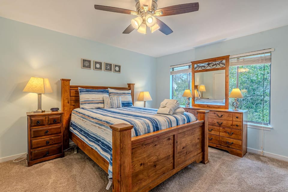 2BR Parkside Villa - Walk to Coligny Villa in Hilton Head Island